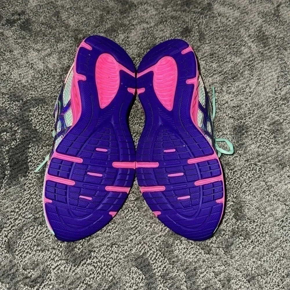 •Kid’s Asics Jolt•​ - Picture 6 of 10
